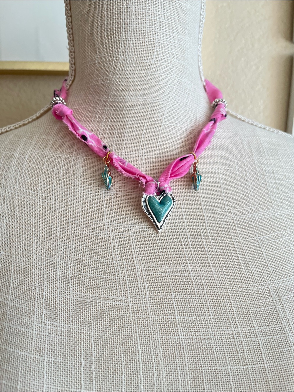 Pink Scarf Necklace with Turquoise Heart and Shell Charms - Picture 7 of 9